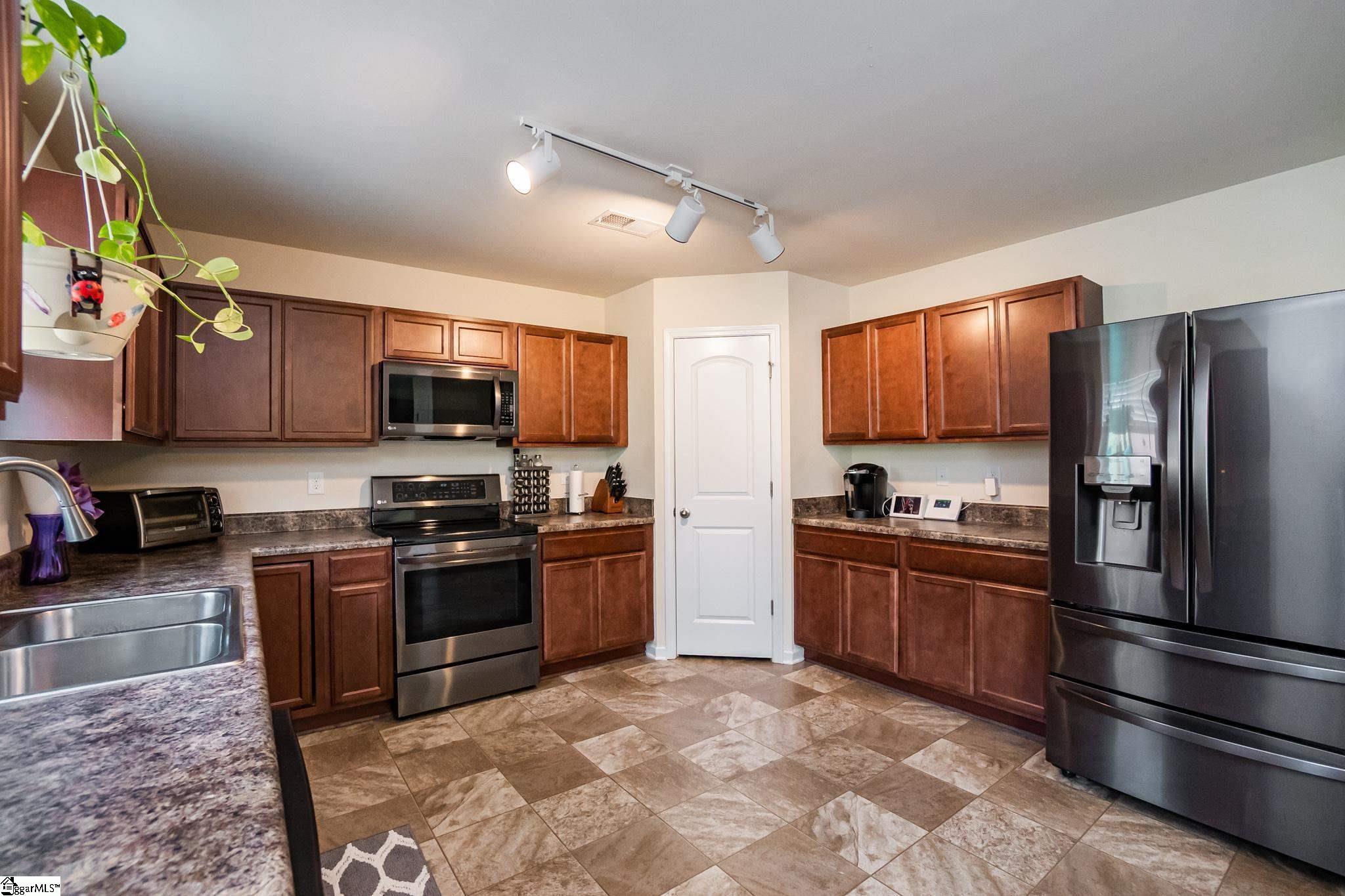 121 Elmhurst Lane Anderson, SC 29621 - Photo 14 of 32