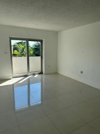 $265,000 | 4265 Northwest S Tamiami Canal Drive, Unit 315, Miami, FL 33126