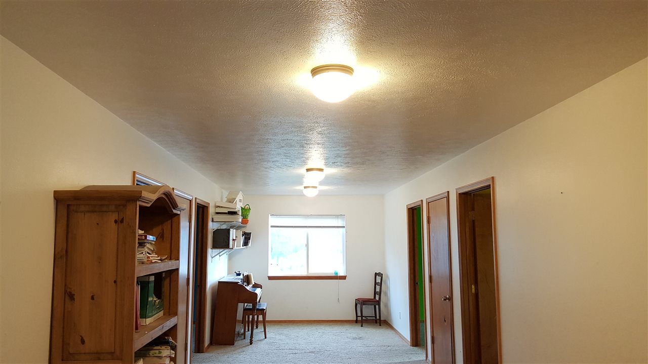 4511 Olson Road Clayton, WA 99110 - Photo 10 of 20