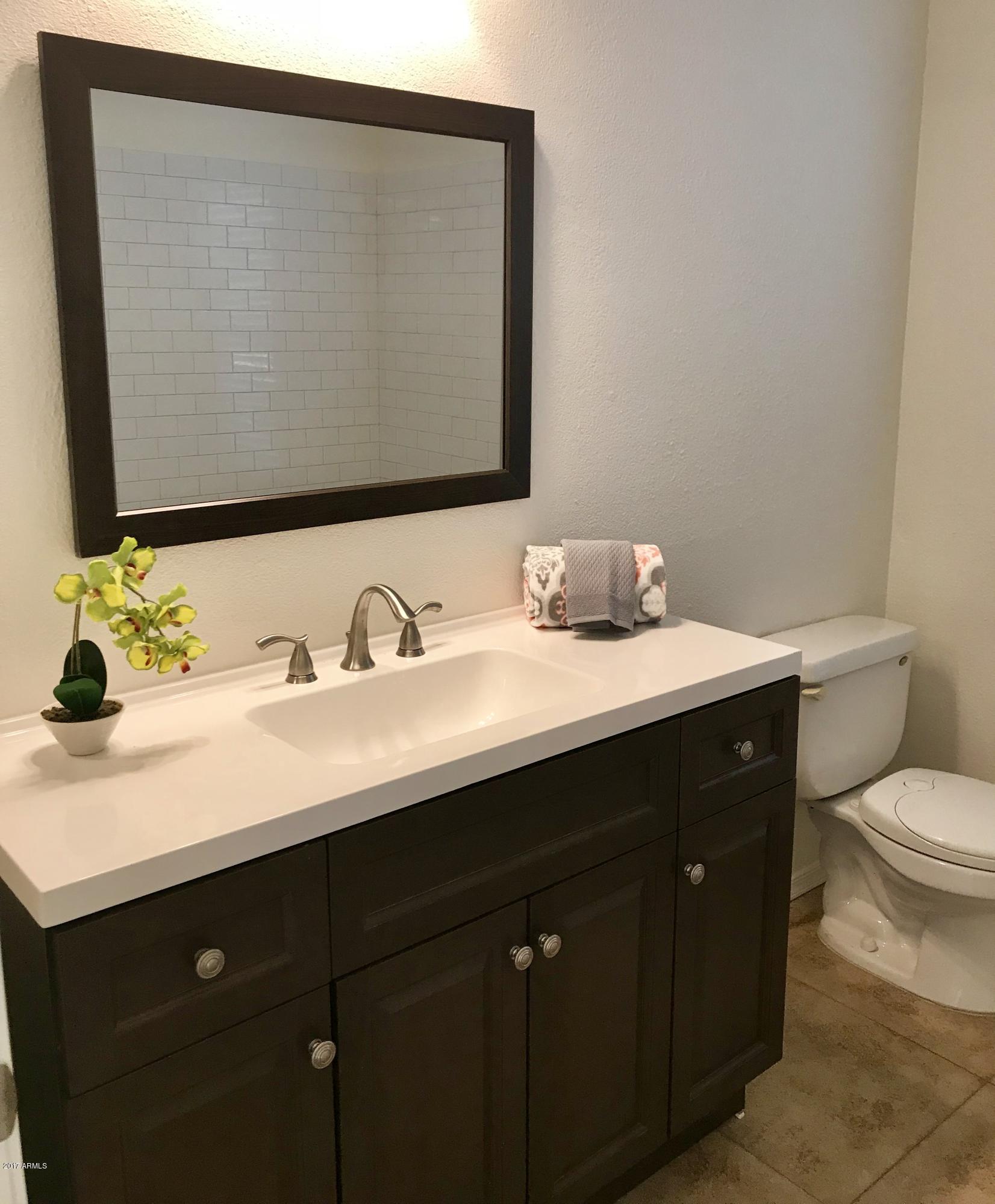 1244 East Marco Polo Road Phoenix, AZ 85024 - Photo 12 of 20 Hall Bathroom