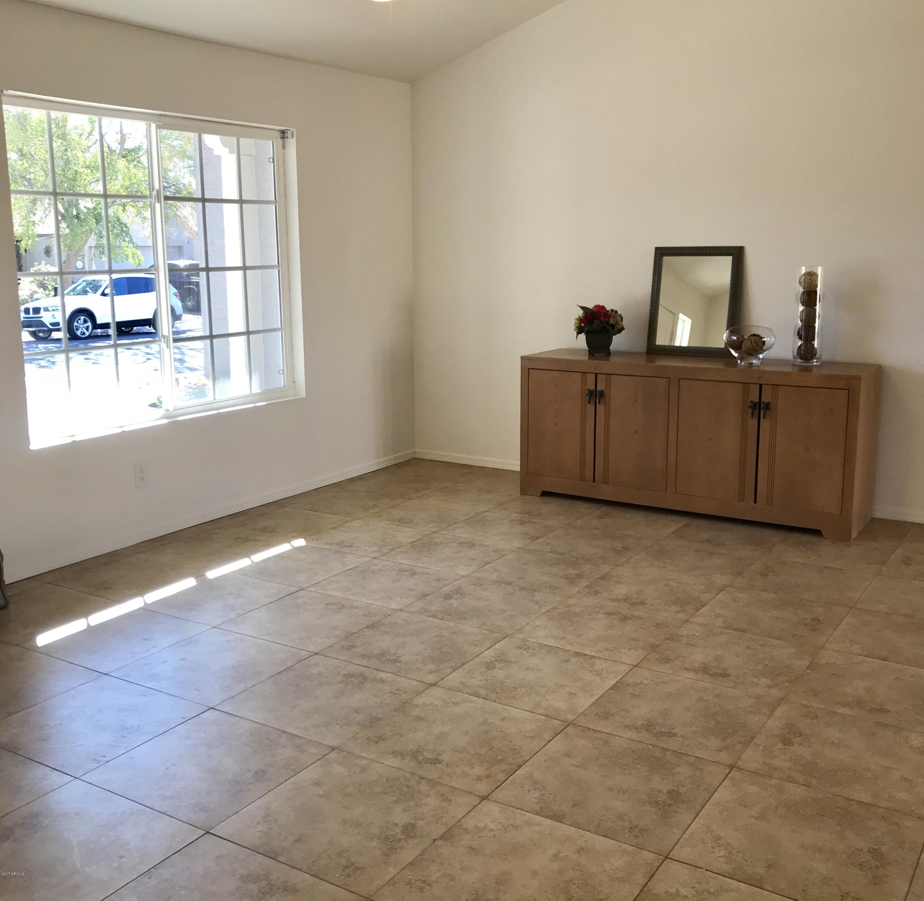 1244 East Marco Polo Road Phoenix, AZ 85024 - Photo 9 of 20 Living Room