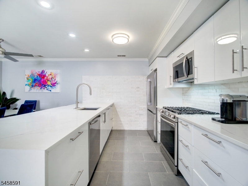 53 Springbrook Road East Montville, NJ 07045 - Photo 6 of 33 Gallery Image 6