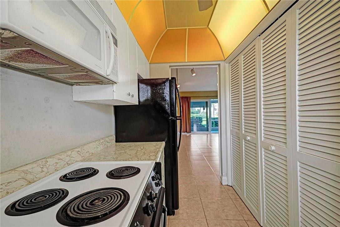 2570 Banyan Road, Unit 203 Boca Raton, FL 33432 - Photo 5 of 26 Photo 5