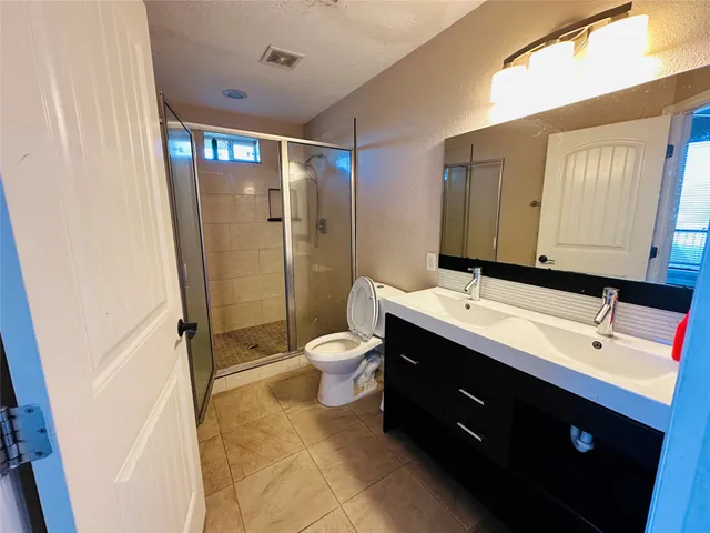 $2,500 | 25417 Highway 6, Hempstead, TX 77445