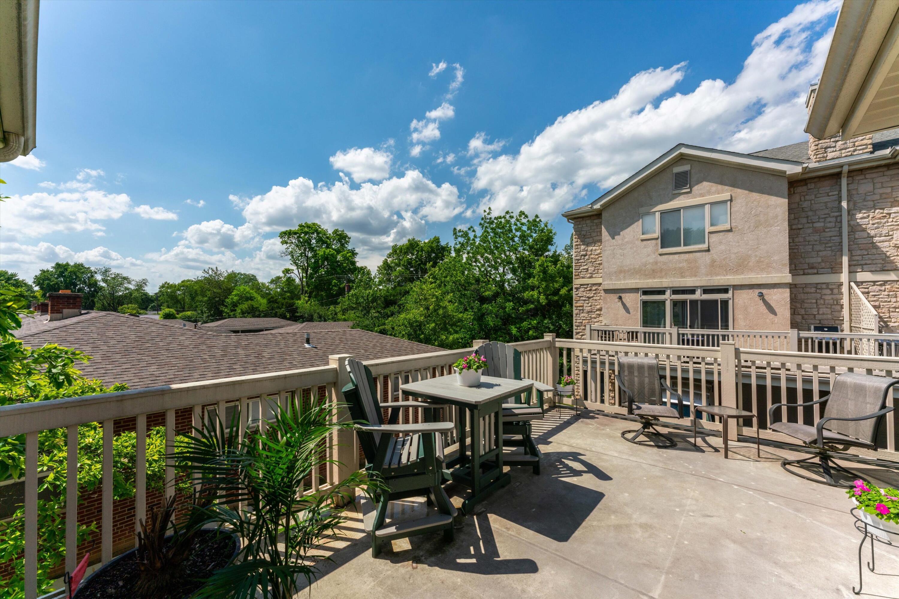 1788 Ridgecliff Road Columbus, OH 43221 - Photo 23 of 44 09-DSC09583