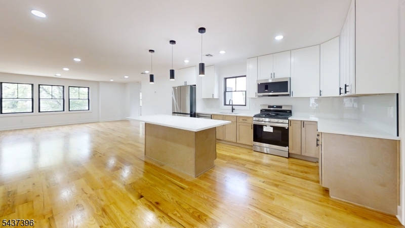 703 Galloping Hill Road Union, NJ 07083 - Photo 4 of 12