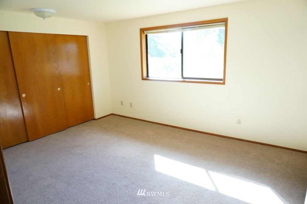 1474 Southeast Cedar Road Port Orchard, WA 98367 - Photo 9 of 17 Gallery Image 9