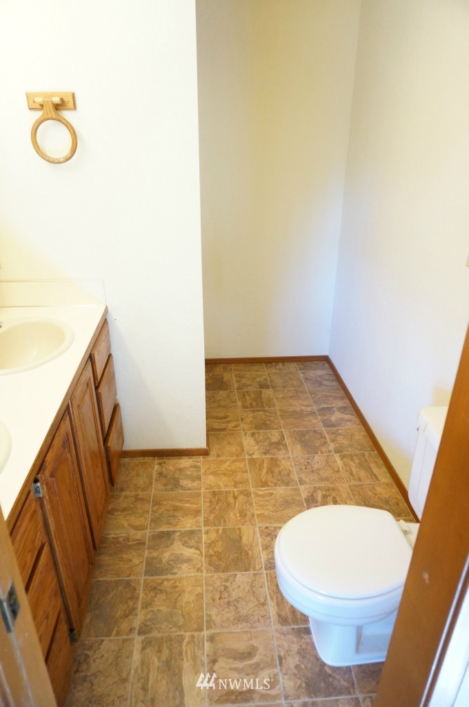 1474 Southeast Cedar Road Port Orchard, WA 98367 - Photo 10 of 17 Gallery Image 10