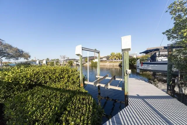 $585,000 | 6503 Santiago Court, Apollo Beach, FL 33572