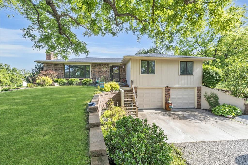 1758 Labette Road Ottawa, KS 66067 - Photo 2 of 36