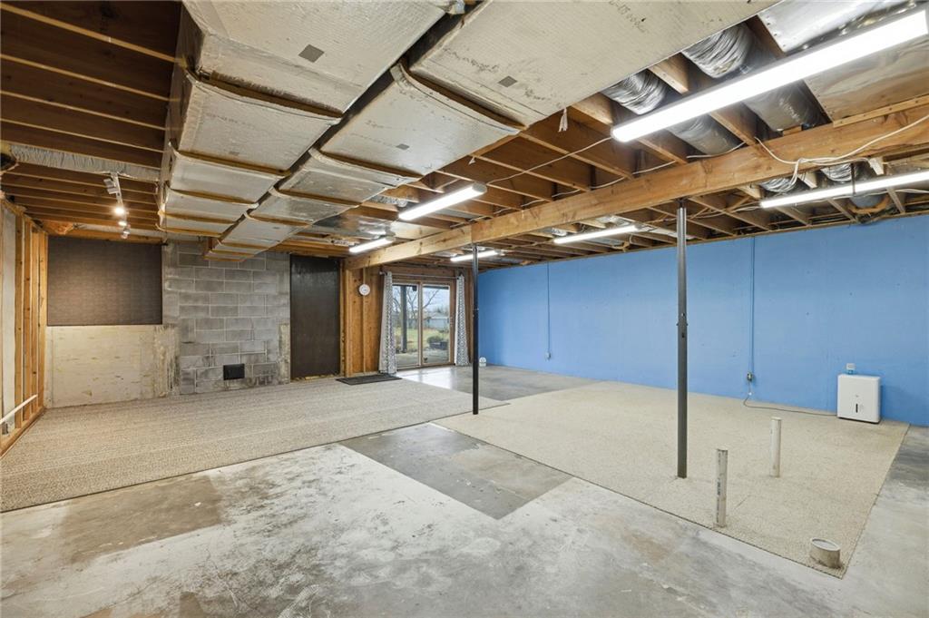 1758 Labette Road Ottawa, KS 66067 - Photo 32 of 36