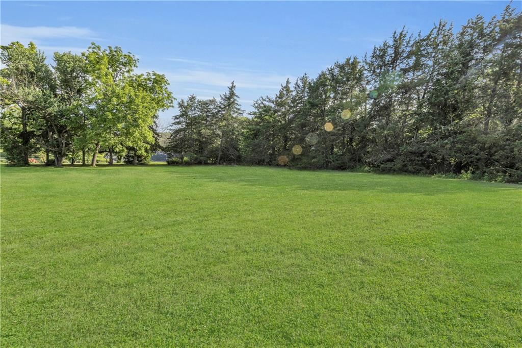 1758 Labette Road Ottawa, KS 66067 - Photo 5 of 36