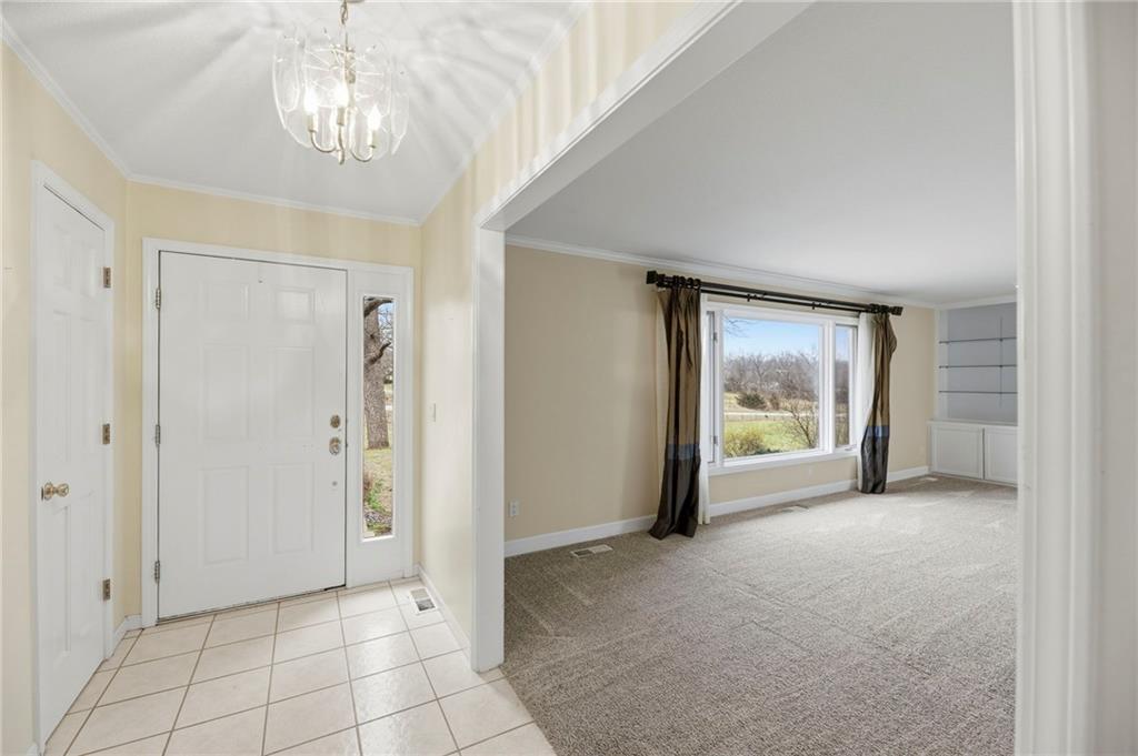 1758 Labette Road Ottawa, KS 66067 - Photo 8 of 36