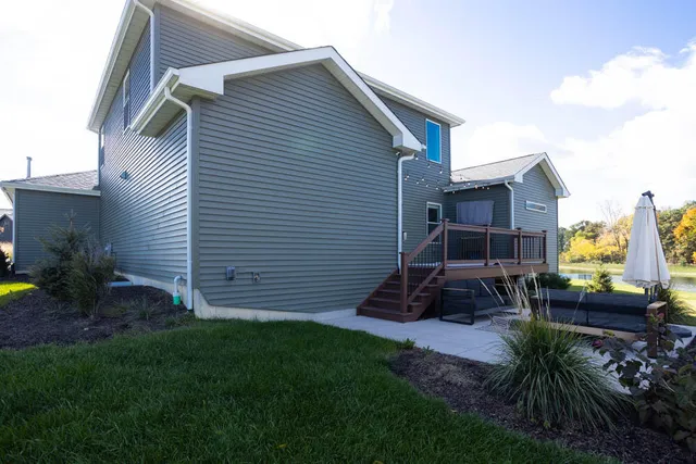 a view of backyard with a garden and plants