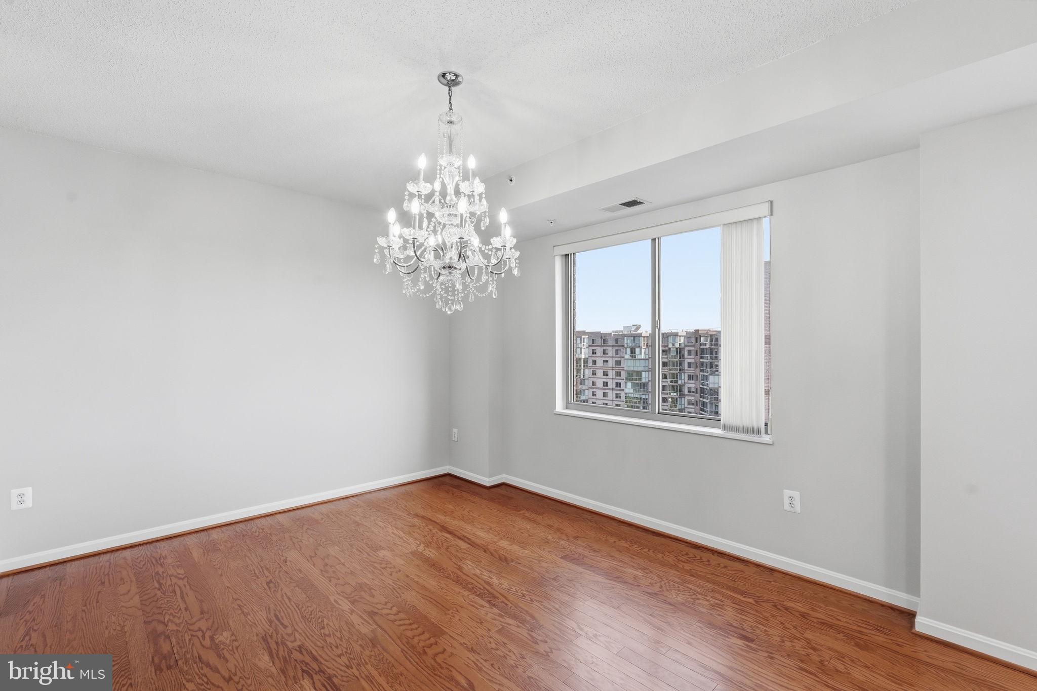 19365 Cypress Ridge Terrace, Unit 907 Leesburg, VA 20176 - Photo 17 of 77 Bright window for daylight in dining room