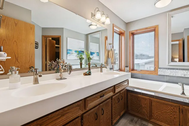 $499,900 | 7024 135th Street West, Apple Valley, MN 55124