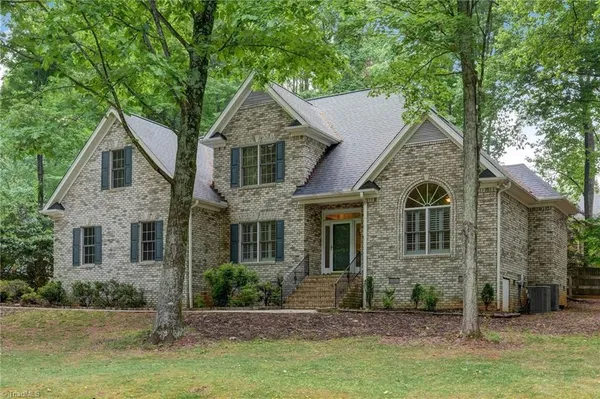 $549,900 | 1787 Deer Run Court, Oak Ridge, NC 27310
