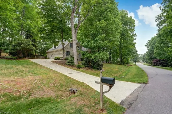 $549,900 | 1787 Deer Run Court, Oak Ridge, NC 27310