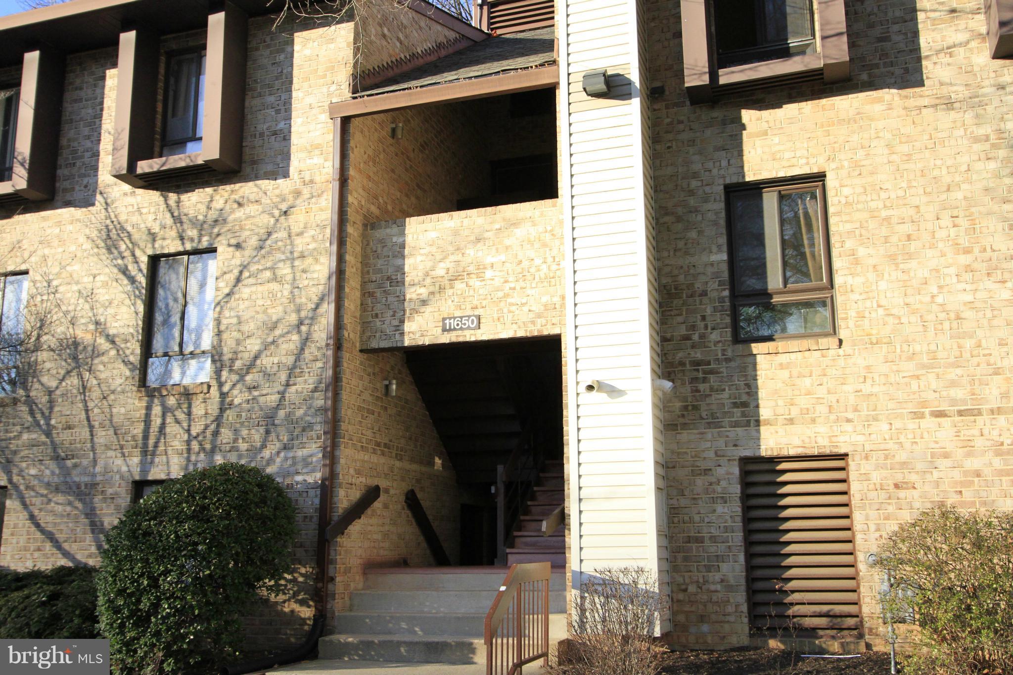 11650 Stoneview Square, Unit 1B Reston, VA 20191 - Photo 3 of 17 Exterior (Front) 2