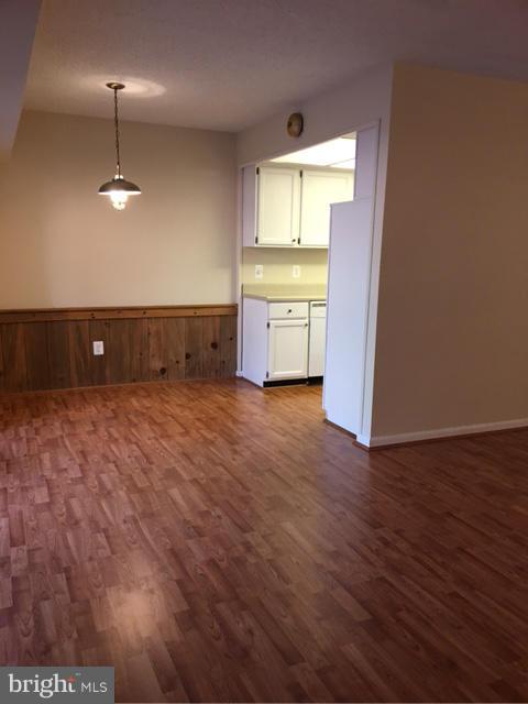 11650 Stoneview Square, Unit 1B Reston, VA 20191 - Photo 7 of 17 Dining Room w/new flooring