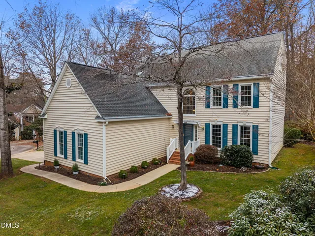 $600,000 | 300 West Kirkfield Drive, Cary, NC 27518