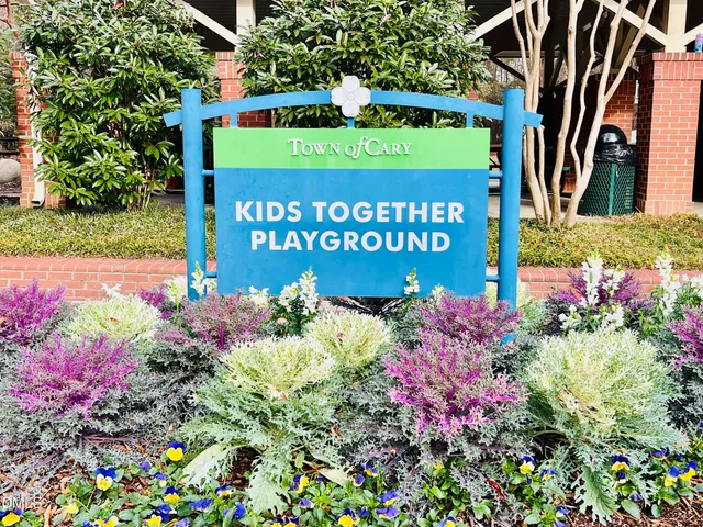 $600,000 | 300 West Kirkfield Drive, Cary, NC 27518