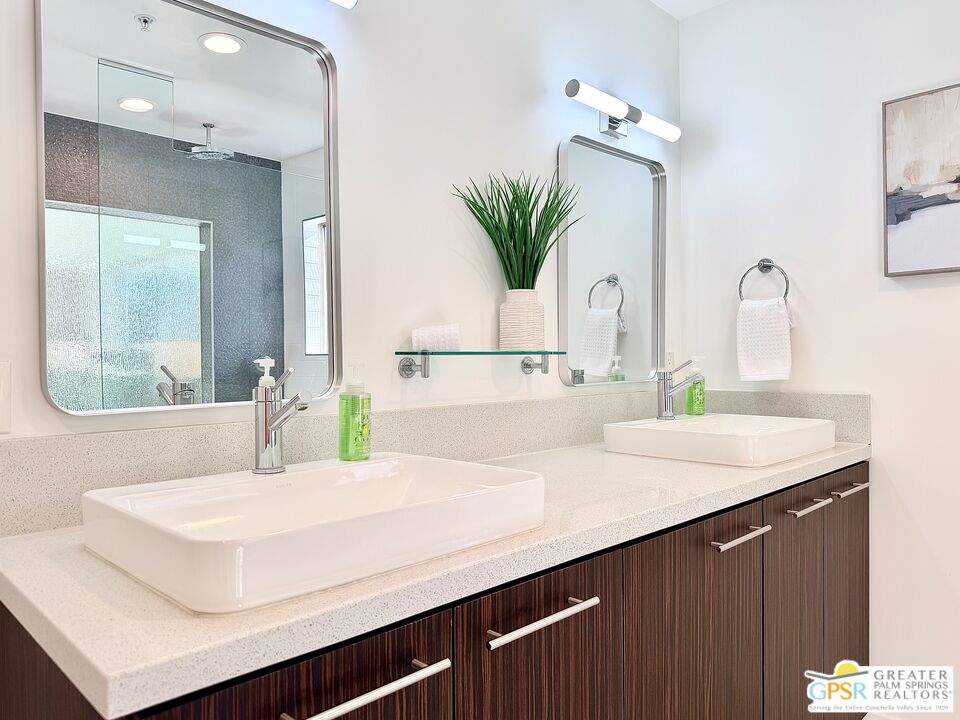 588 East San Lorenzo Road, Unit 201 Palm Springs, CA 92264 - Photo 22 of 70