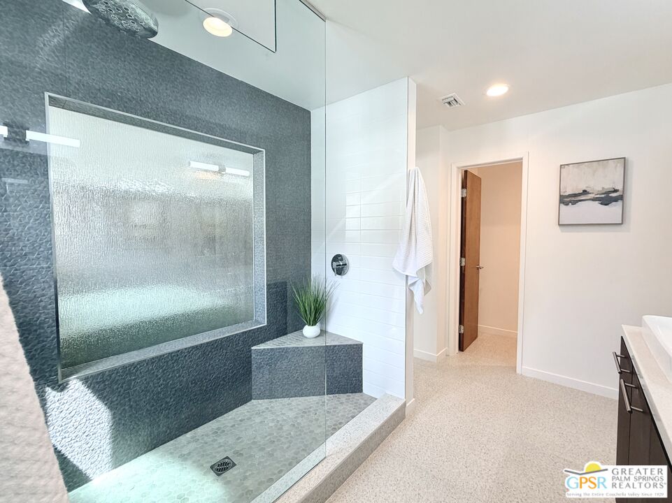 588 East San Lorenzo Road, Unit 201 Palm Springs, CA 92264 - Photo 27 of 73