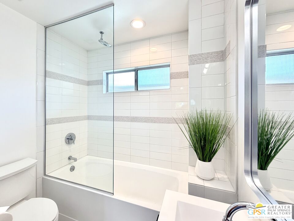 588 East San Lorenzo Road, Unit 201 Palm Springs, CA 92264 - Photo 33 of 73