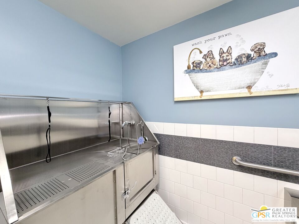 588 East San Lorenzo Road, Unit 201 Palm Springs, CA 92264 - Photo 37 of 70