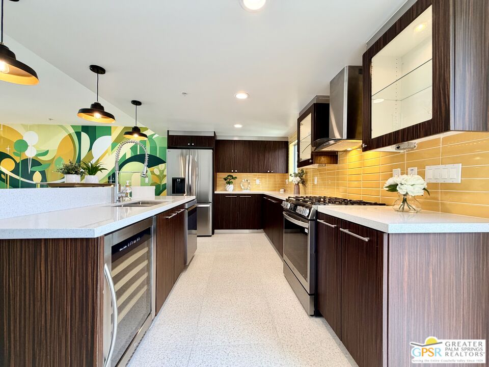 588 East San Lorenzo Road, Unit 201 Palm Springs, CA 92264 - Photo 5 of 70