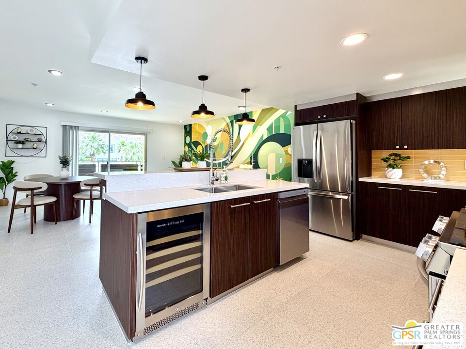 588 East San Lorenzo Road, Unit 201 Palm Springs, CA 92264 - Photo 6 of 70