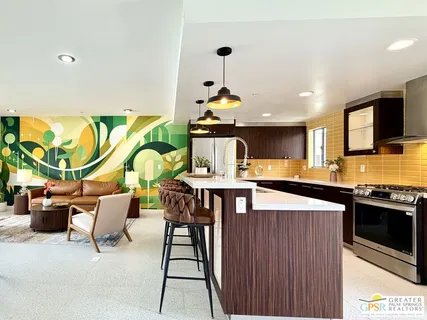 $539,000 | 588 East San Lorenzo Road, Unit 201, Palm Springs, CA 92264