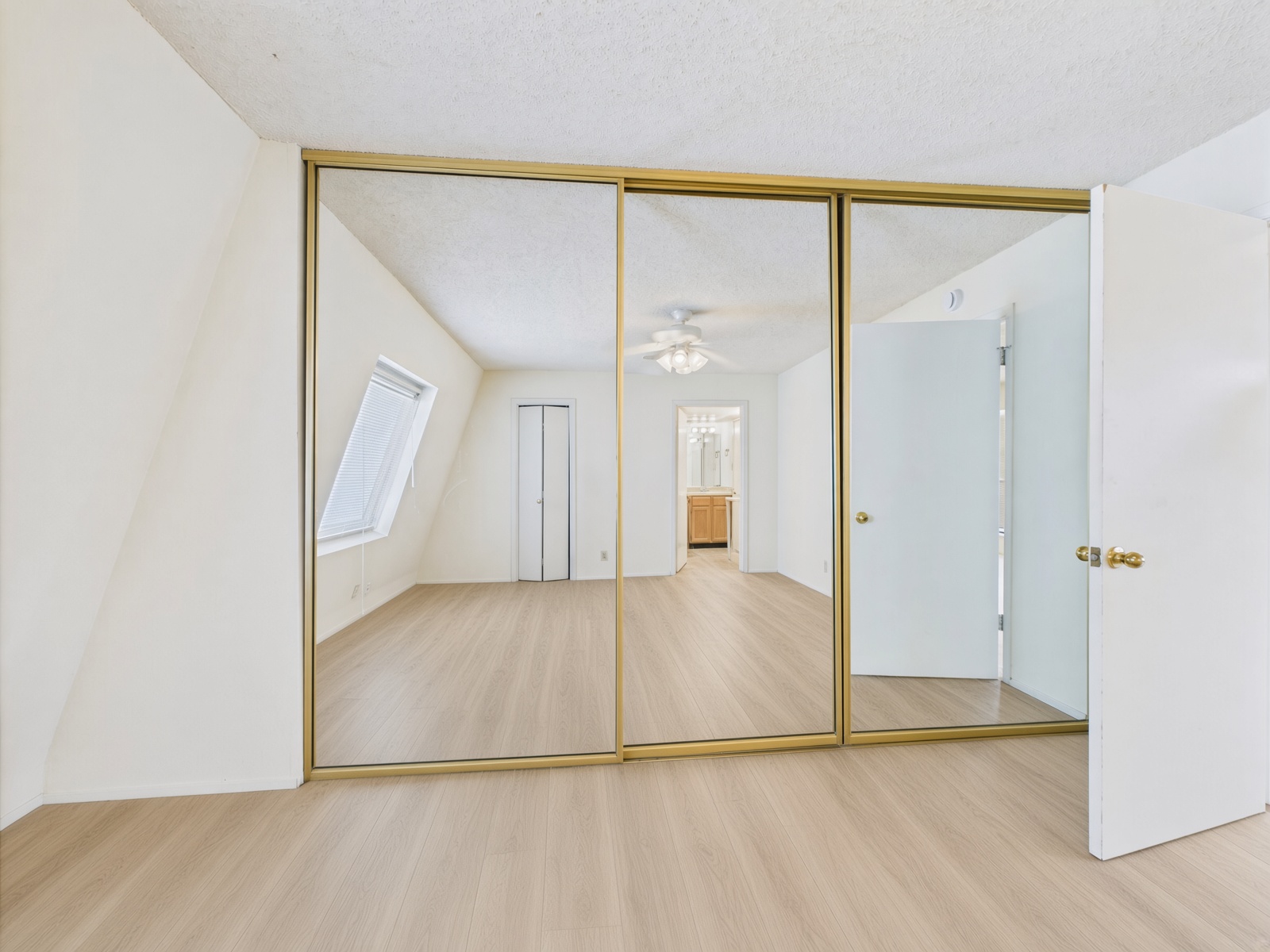 3115 Helms Street, Unit 301 Austin, TX 78705 - Photo 9 of 20 Gallery Image 9