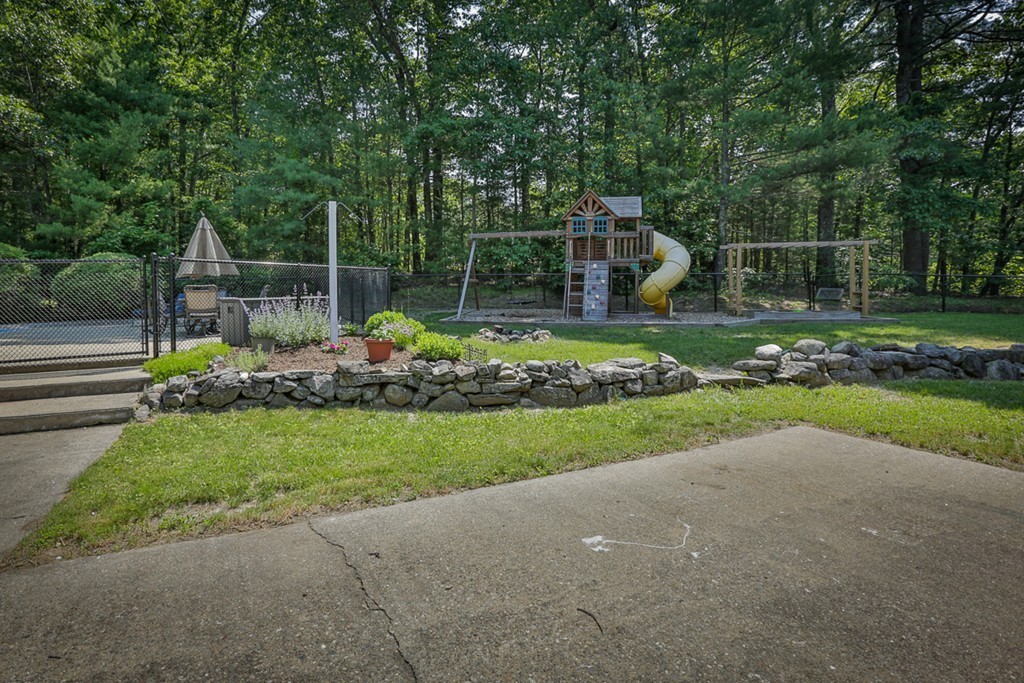 101 Chestnut Road Tyngsborough, MA 01879 - Photo 25 of 26 a garden view