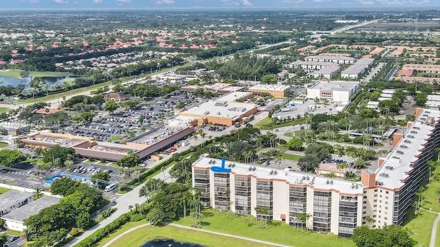 $199,900 | 7360 South Oriole Boulevard, Unit 806, Delray Beach, FL 33446