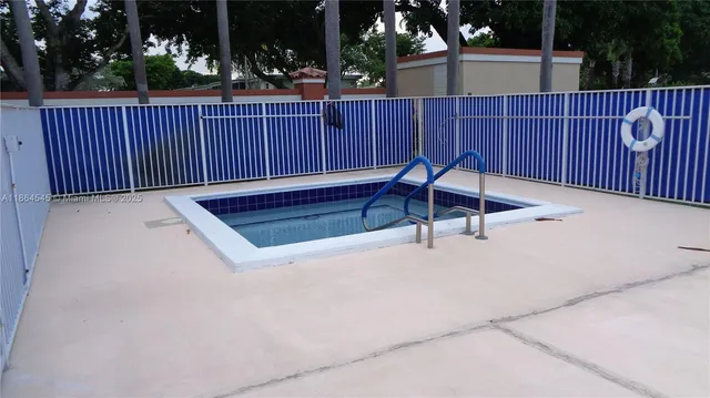 $199,900 | 7360 South Oriole Boulevard, Unit 806, Delray Beach, FL 33446