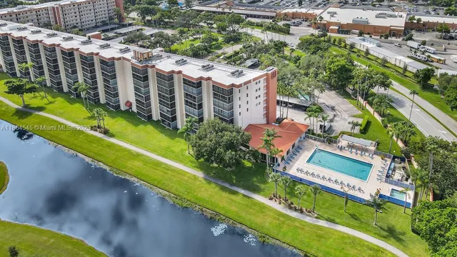 $199,900 | 7360 South Oriole Boulevard, Unit 806, Delray Beach, FL 33446