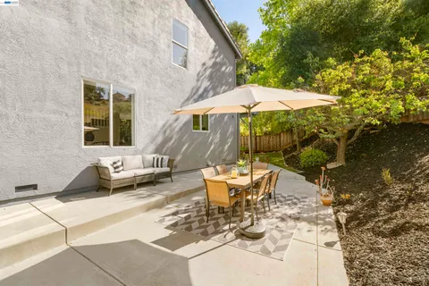 $1,890,000 | 2123 Hidden Pond Road, Lafayette, CA 94549