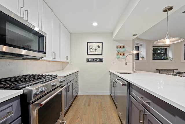 4065 North Sheridan Road, Unit 1G Chicago, IL 60613 - Photo 10 of 34 Gallery Image 10