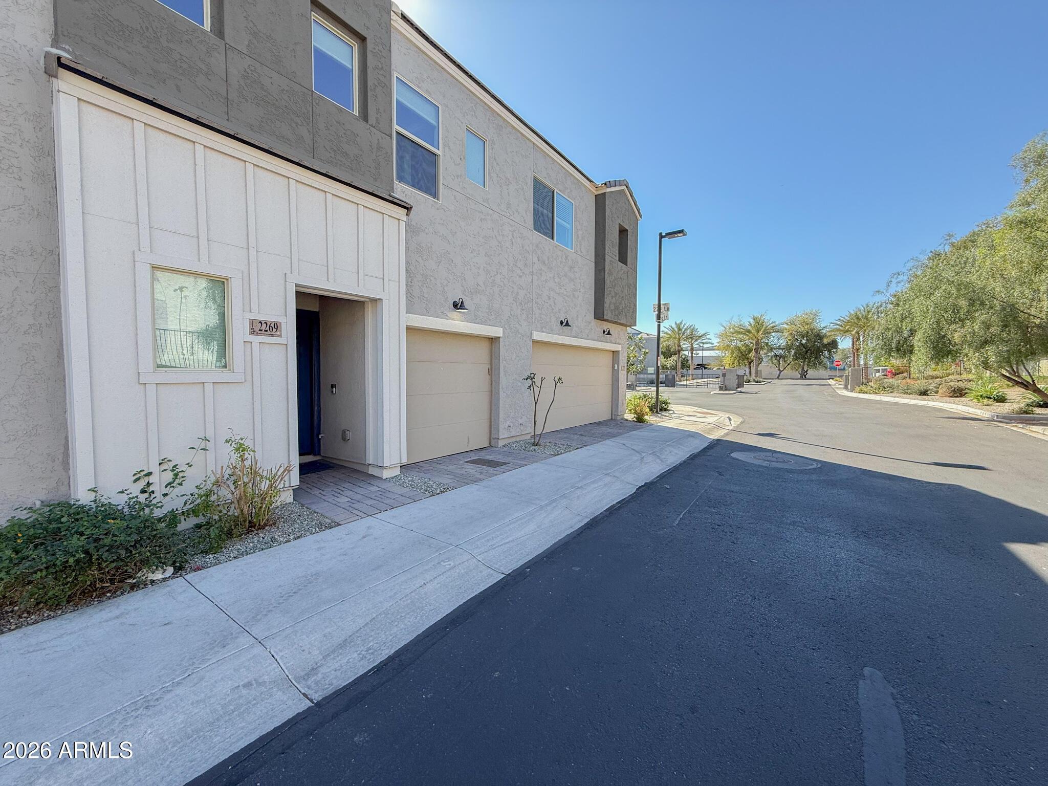 2269 West Echo Lane Phoenix, AZ 85021 - Photo 3 of 27 Photo #3