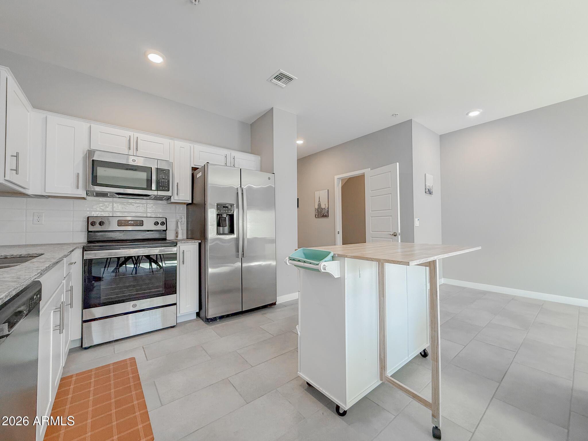 2269 West Echo Lane Phoenix, AZ 85021 - Photo 8 of 27 Photo #8