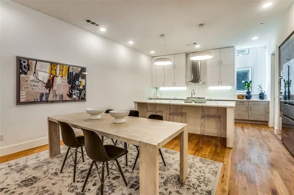 $624,000 | 426 West 9th Street, Unit 104, Dallas, TX 75208