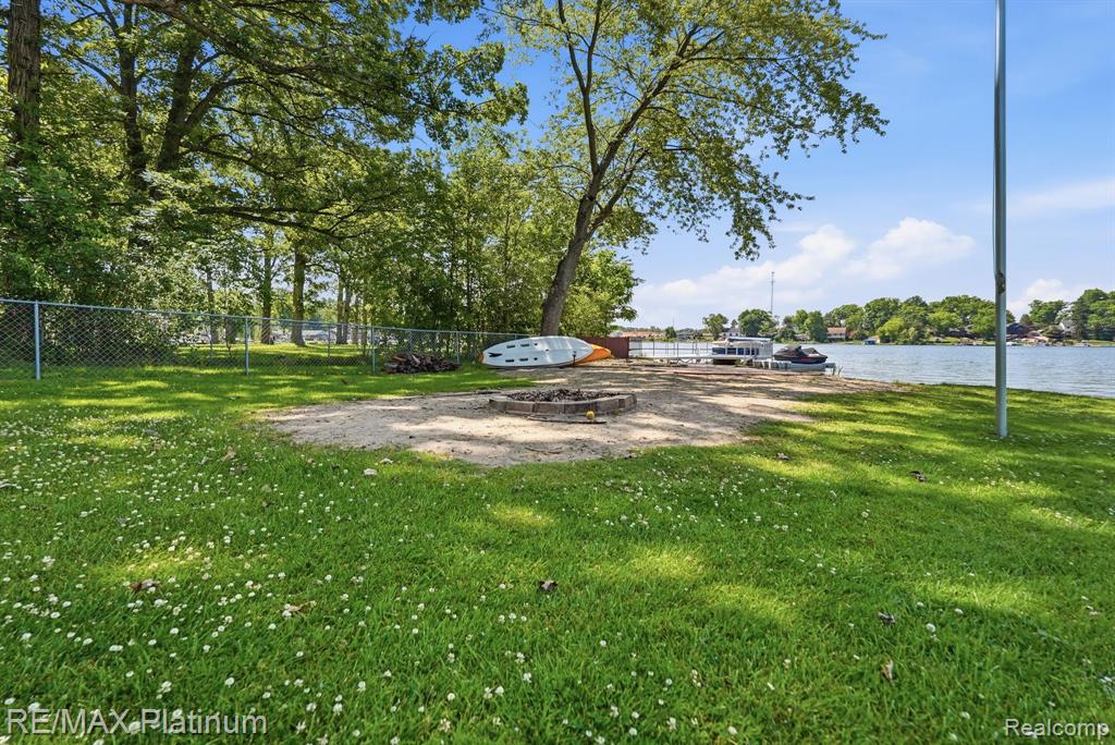 1612 South Hughes Road Brighton, MI 48114 - Photo 24 of 53