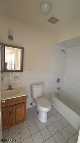 $2,000 | 600 Fulton Street, Unit 306, Elizabeth Port, NJ 07206