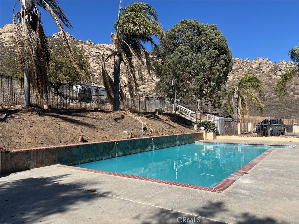 2005 Mt Vernon Avenue Riverside, CA 92507 - Photo 8 of 36