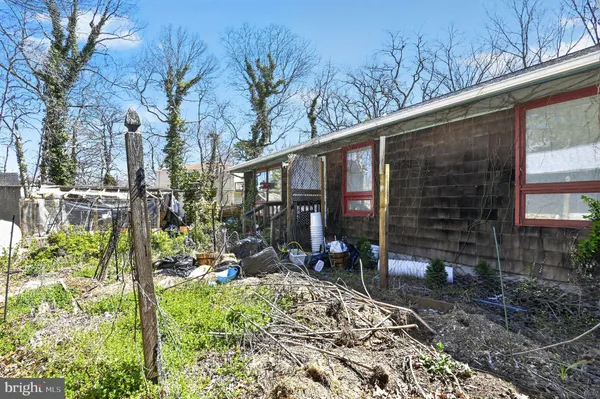 a view of outdoor space yard and porch