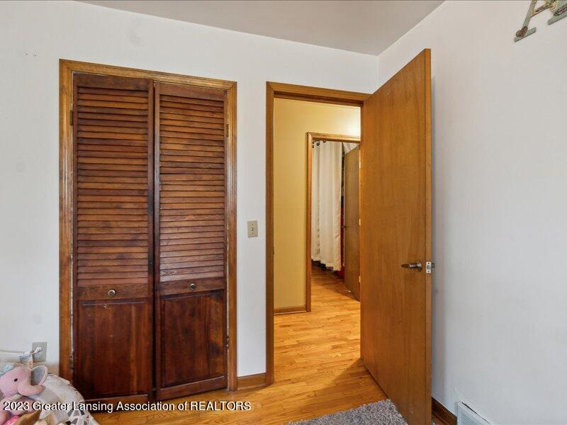2117 South Waverly Road Eaton Rapids, MI 48827 - Photo 24 of 37 24-2117-S-Waverly-Rd-WindowStill-13