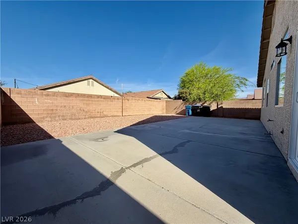 $2,013 | 3813 Sorrowing Sparrow Court, North Las Vegas, NV 89032
