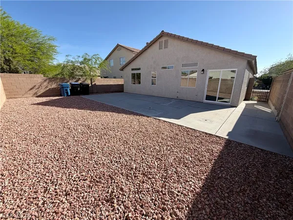 $2,013 | 3813 Sorrowing Sparrow Court, North Las Vegas, NV 89032